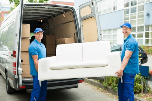 Local movers working in Yeading residential area